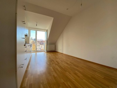 Innenstadtoase! Wunderschöne 3,5 Raumwohnung mit herrlichem Balkon im ruhigen Innenhof ! Nahe Medcampus!