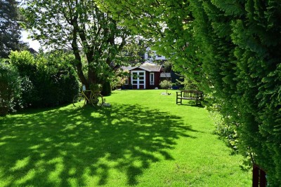 Geräumiges, preiswertes und vollst. renoviertes 7-Zimmer-Reihenendhaus mit geh. Innenausstattung