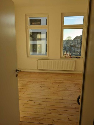 Helle Altbau-3,5-Zimmer-Wohnung in der Oststadt