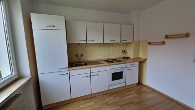 Schöne 2-Zimmer-Hochparterre-Wohnung mit Balkon und EBK in Bremen