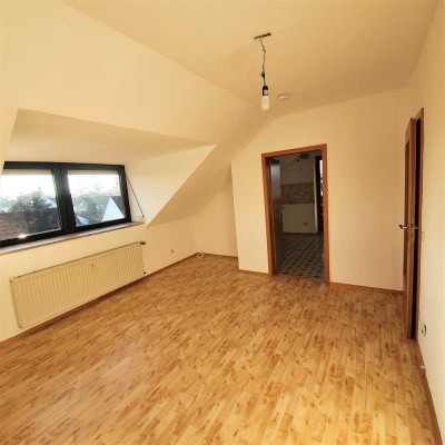 Attraktive 2-Zimmer-Dachgeschosswohnung mit Balkon in Aichach