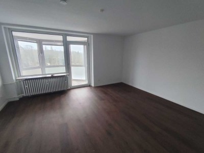 Schöne 3 Zimmer Wohnung mit Balkon