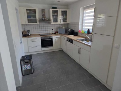 Schöne 2-Zimmer-Souterrain Wohnung mit Einbauküche und Freisitz in Osthofen