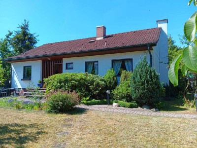 Gute Lage... verkauft wird ein gepflegter Bungalow in Lichtenberg !