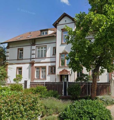 Stilvolle 2-Zimmer-Dachgeschosswohnung im Herzen von Grünstadt