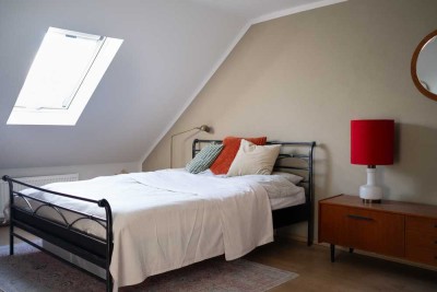 2-Zimmer-Altbau-Dachgeschosswohnung im 5. OG ohne Aufzug im Westend-Nord