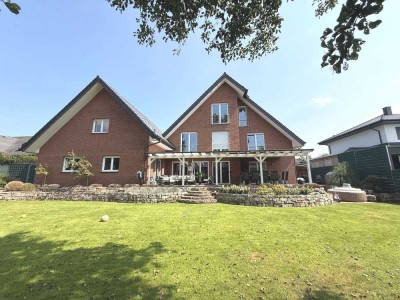 Ein echtes Unikat ! Außergewöhnliches Traumhaus mit Werkstatt, sehr viel Wohnfläche & großem Garten