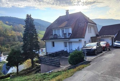 Südhangwohnung mit tollem Ausblick in Bad Peterstal