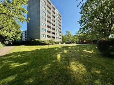 Großzügige 3,5-Zimmer-Whg. mit Balkon und Aufzug nah am Kanal // Holtenau