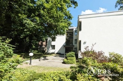 Bezugsfrei und frisch saniert: helle 4,5-Zimmer-Wohnung mit Balkon in Berlin Zehlendorf