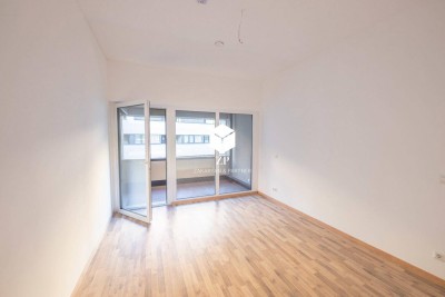 2 Zimmer-Traumwohnung - Loggia und Hofseite ~ 2 Garagen anmietbar!