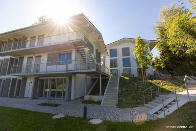 RE/MAX -  Sonnige Terrasse geben dieser Wohnanlage in Seelage die besondere Note!