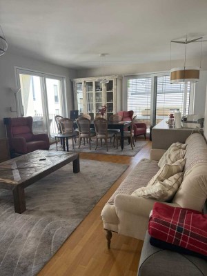 Eine Alternative zum Haus / große  5 Zimmerwohnung mit 2 Balkonen und einer Tiefgarage