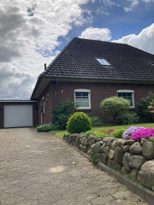 EFH als DHH mit schönem Garten und Garage in Ramstedt
