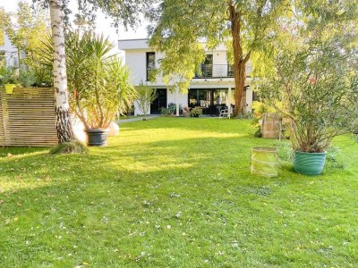 Exklusives Haus mit großem Grundstück! Wohnen am Waldrand mit Stil!