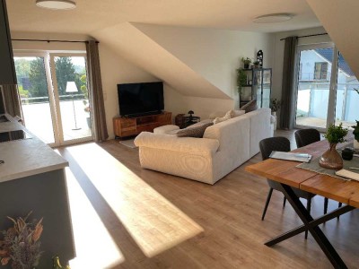 Neuwertige 3-Zimmer-Wohnung im Dachgeschoss mit 2 Balkonen und hochwertiger Ausstattung