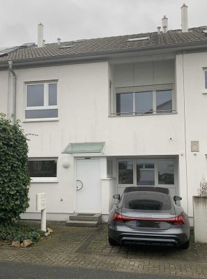 Topgepflegtes Reihen-Mittelhaus mit gehobener Innenausstattung in Weinheim