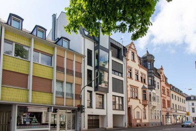 Hochwertig ausgestattete voll möblierte Wohnung mit schöner Dachterrasse Nähe Porta Nigra