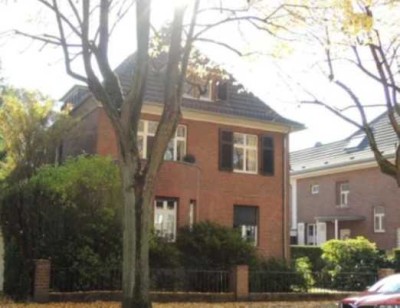 Schöne 2-Zimmer-Dachgeschosswohnung mit Einbauküche in Hilden