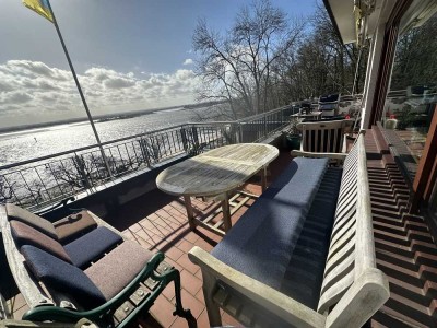 Hamburg Blankenese möbliertes Strandhaus im Elbhang