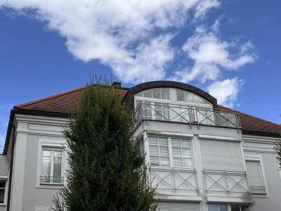 VERKAUFT !  freie 2,5-Zi.-Galerie-Whg. und 3 Balkonen im inneren Westen von Regensburg