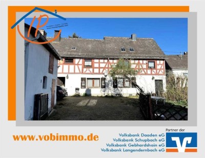 Von IPC: Bauernhaus in Berzhahn, ideal für zwei Generationen