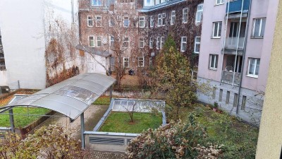 Reine Hofruhelage - Grüner Blick, ums Eck vom Nepomuk-Berger-Platz