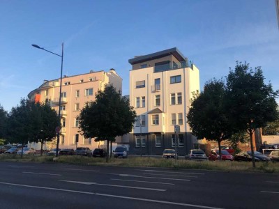 Top! Saniertes Mehrfamilienhaus in direkter Hafennähe