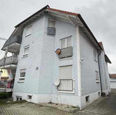 Gepflegte 3 ZKB DG-Wohnung mit Balkon und Klimaanlage