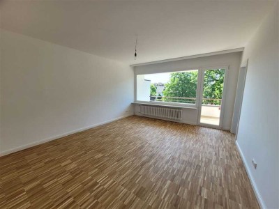 ERSTBEZUG NACH SANIERUNG! 
Helle 1,5-Zimmer Wohnung mit Balkon