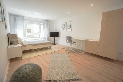 Erstbezug nach Sanierung: 1-Zimmer-Wohnung mit Balkon in München-Sendling