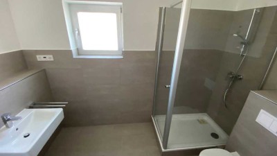 *** Erstbezug nach Sanierung! Charmante Singlewohnung mit Duschbad! ***