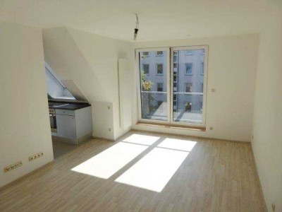 Südstadt - Sonnige Dachgeschosswohnung in Maschseenähe