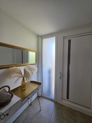 2100 € - 165 m² - 5.5 Zi.