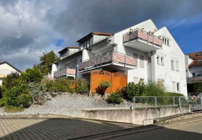 Freundliche 3-Zimmer-Wohnung mit Balkon und Einbauküche in Weinstadt