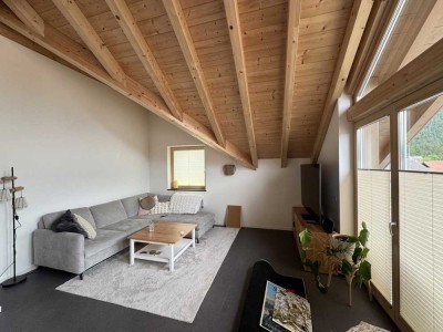 Wohnen wie im Loft! Außergewöhnlich schicke mod. DG-Whg mit tollem Blick, bester Ausstattung!