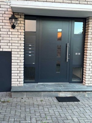Schöne vollklimatisierte 3-Zimmer Wohnung mit EBK und Loggia