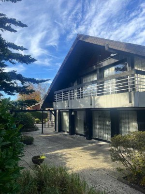 Ein- oder Zweifamilienhaus am Südufer mit Pool, Sauna und Blick über den Möhnesee