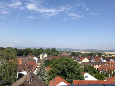 Exklusive, neuwertige 5-Zimmer-Penthouse-Wohnung mit geh. Innenausstattung mit Balkon und EBK