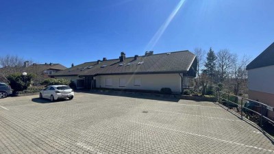 Ruhig Wohnen am Ortsrand -  Gepflegte 2 Zimmer-Wohnung mit traumhaftem Balkon!