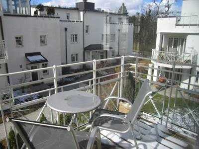 Helle, optimal geschnittene 2,5-Zi-Wohnung in Nymphenburg/ Schlossnähe (Balkon, Wohnküche, Ankleide)