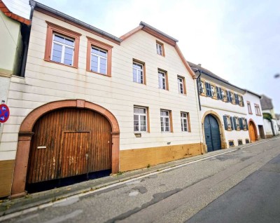 Haus mit viel Platz - perfekt für individuelle Sanierungskonzepte in Neustadt-Diedesfeld