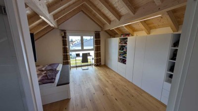 Großzügiges Einfamilienhaus mit Garten auf Zeit bis zu 3 Jahre