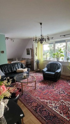 Wohnung mit komplett ausgebautem Dachgeschoss provisionsfrei