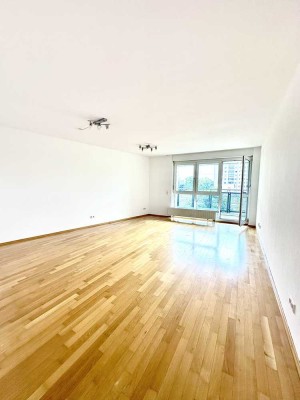 Schöne 3 Zimmerwohnung mit Balkon und PKW-Stellplatz