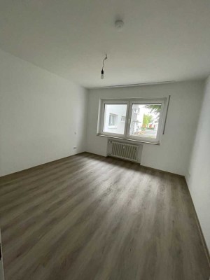 4 Zimmer Wohnung mit Balkon