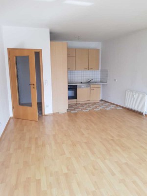 Ab sofort frei ! 2 ZKB im Erdgeschoss mit EBK, Südbalkon und Stellplatz in Nordhausen zu vermieten !