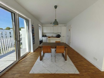 Helle 2-Zimmer-Wohnung mit Balkon und Dachterrasse!