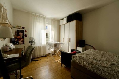 Provisionsfrei! Helle 1-Zimmer-Wohnung im Erdgeschoss in nettem MFH am Wöhrder See
