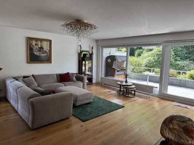 Stilvolle, geräumige und neuwertige 3-Zimmer-Wohnung mit Balkon und EBK in Aachen